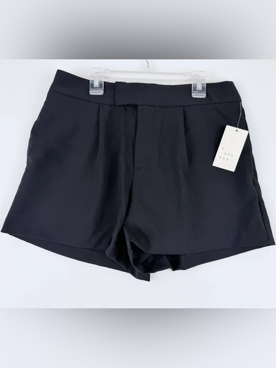 a new day Pants - Classic Black Women's Tailored Shorts
Size 16